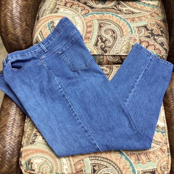 Vintage Gloria Vanderbilt Amanda ladies jeans. EUC. - Picture 4 of 5